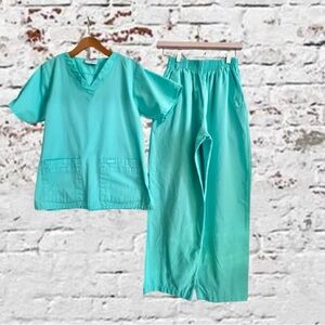 Landau Aqua or Pistachio Green Scrub Set Top Bottoms Size Medium